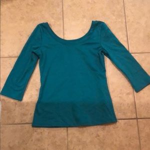 Low scoop shirt deep green